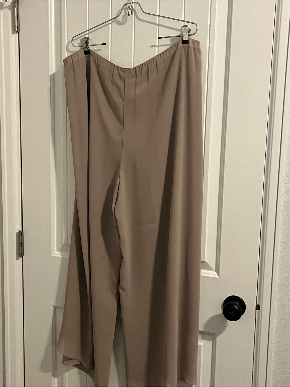 Wide-Leg Pull-On Pants in Taupe Neutral